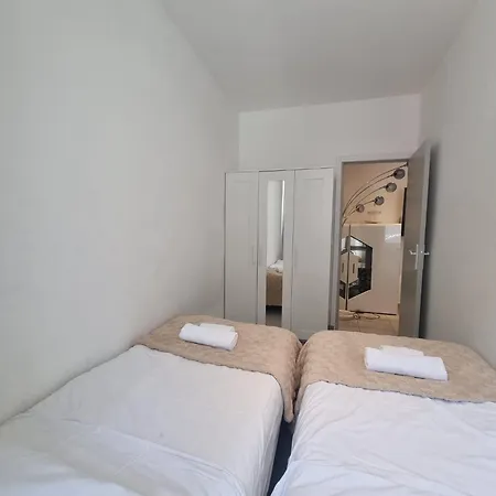 Apartment Carnier Avec Parking Beausoleil