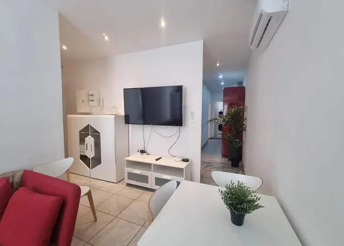 Carnier Avec Parking 아파트 보솔레이