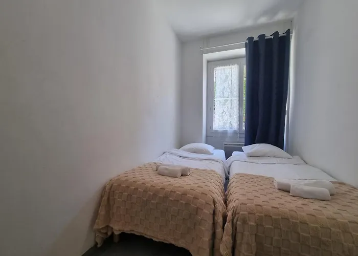 아파트 Carnier Avec Parking