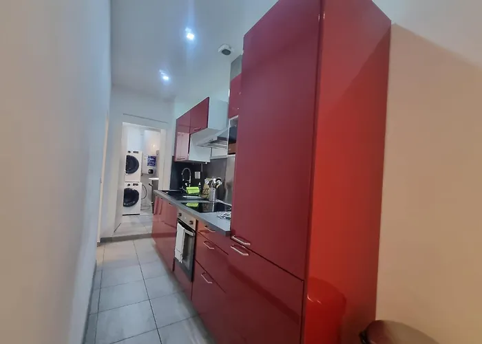 Carnier Avec Parking 아파트